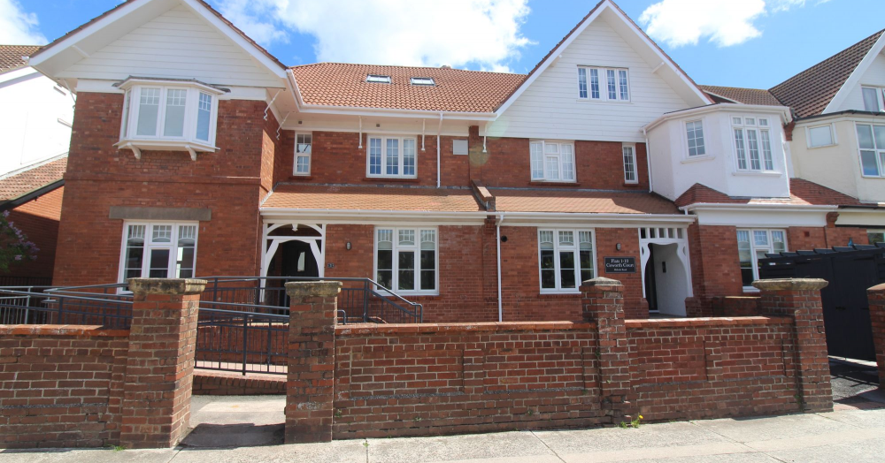 AVAILABLE TO LET - Coworth Court Apartments, Paign