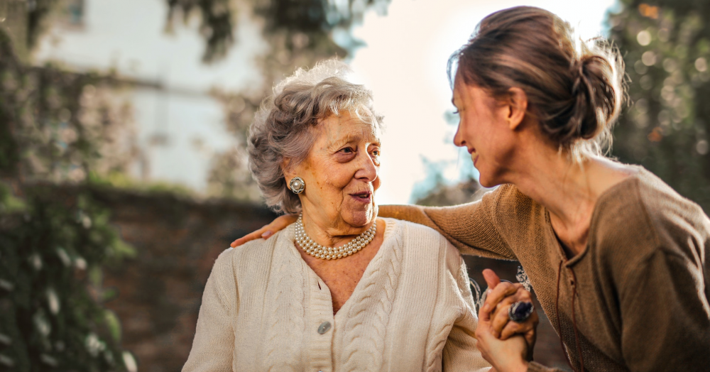 How to Help Elderly Relatives Move Home