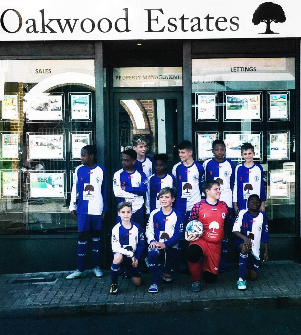 Oakwood sponsors Burnham Junior Football Club