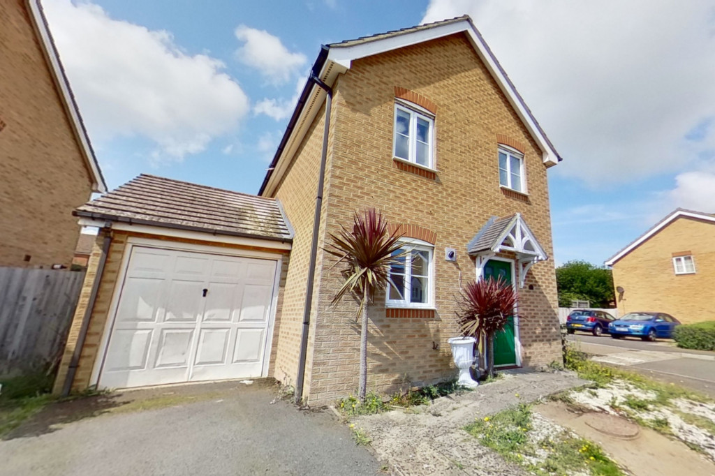 3 bed detached house for sale in Lodge Wood Drive,