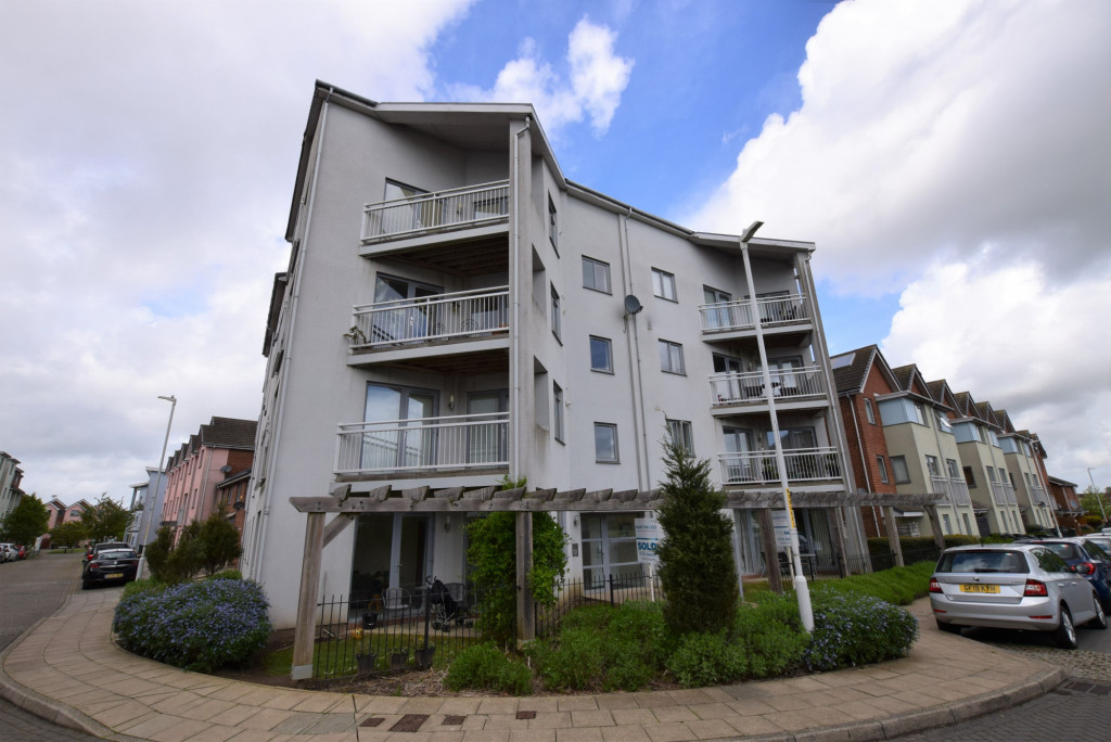 2 bed apartment for sale in Drummond Grove