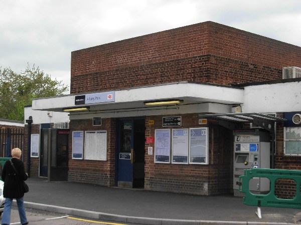Albany Park Station in Sidcup