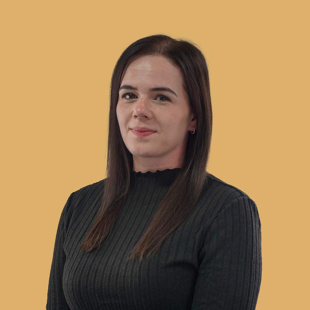 Claire Earwaker dos Reis