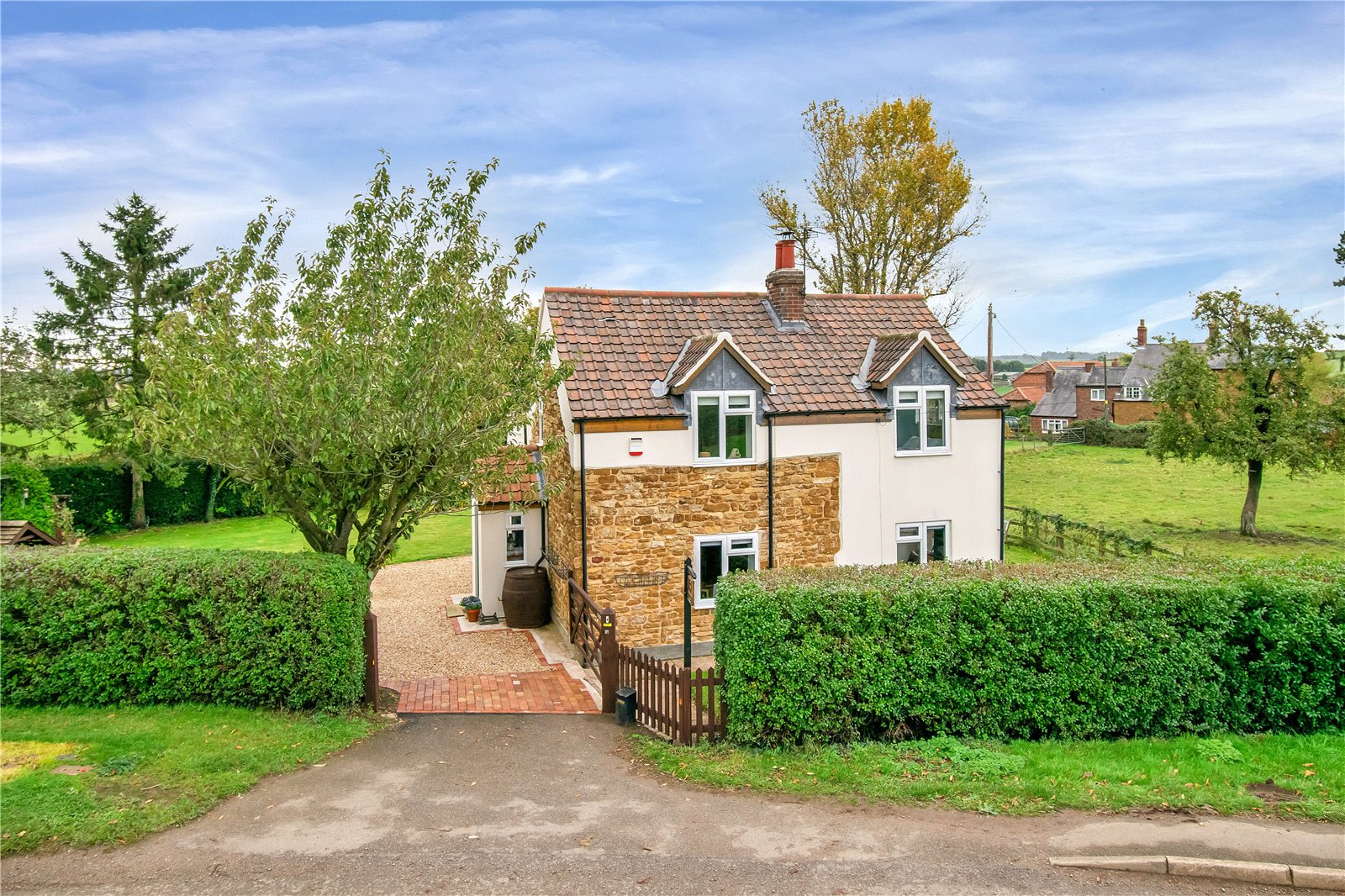 charming period cottage in countryside in Leicestershire